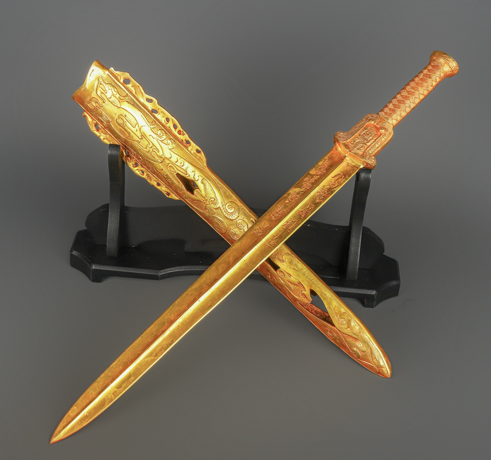 Han Dynasty Bronze and Real Gold General Sword