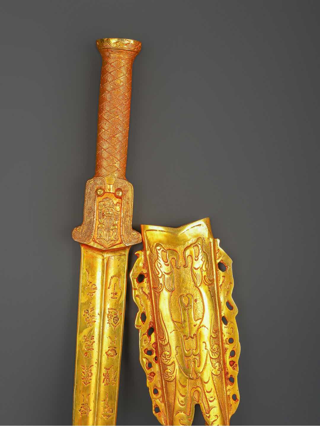 Han Dynasty Bronze and Real Gold General Sword