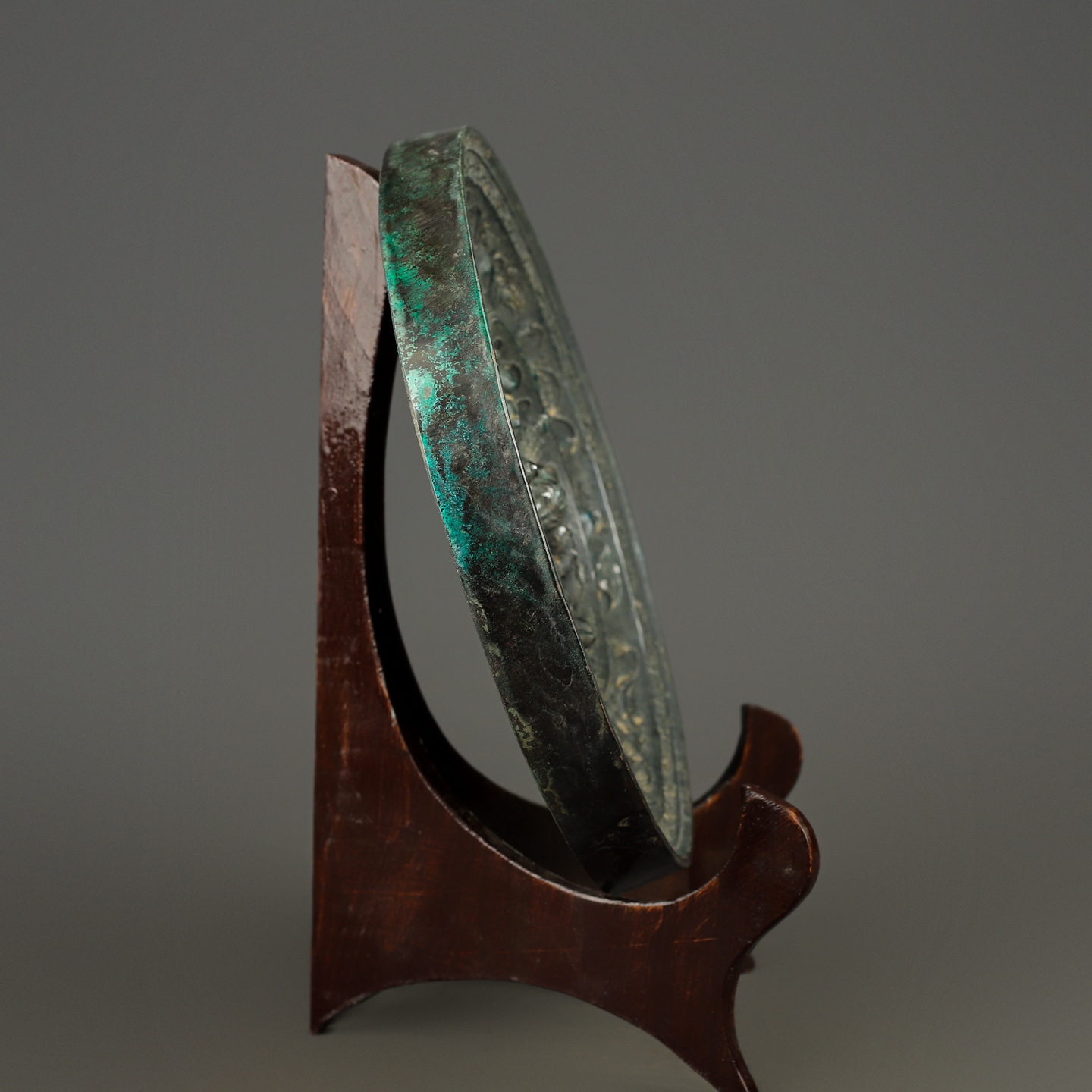 Tang Dynasty Bronze Sea Beast Grape Mirror