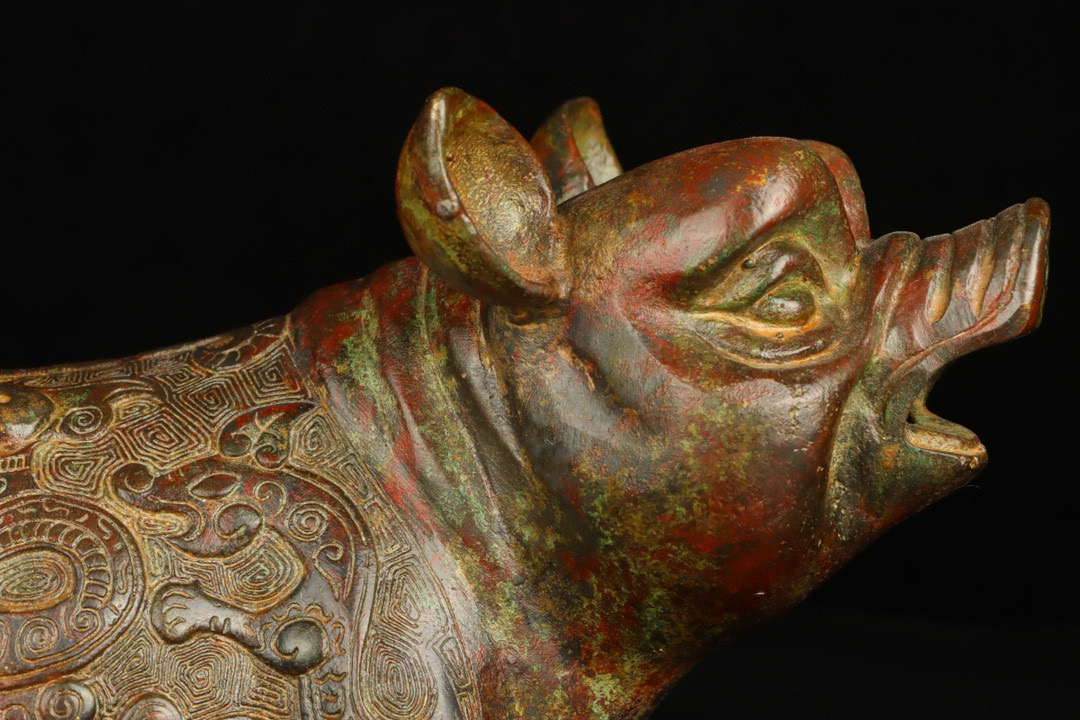 Zhou Dynasty Bronze Pig Statue