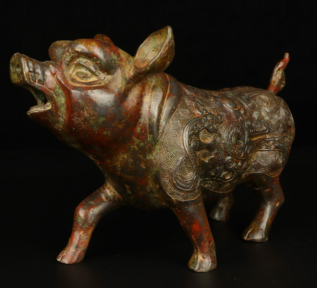 Zhou Dynasty Bronze Pig Statue