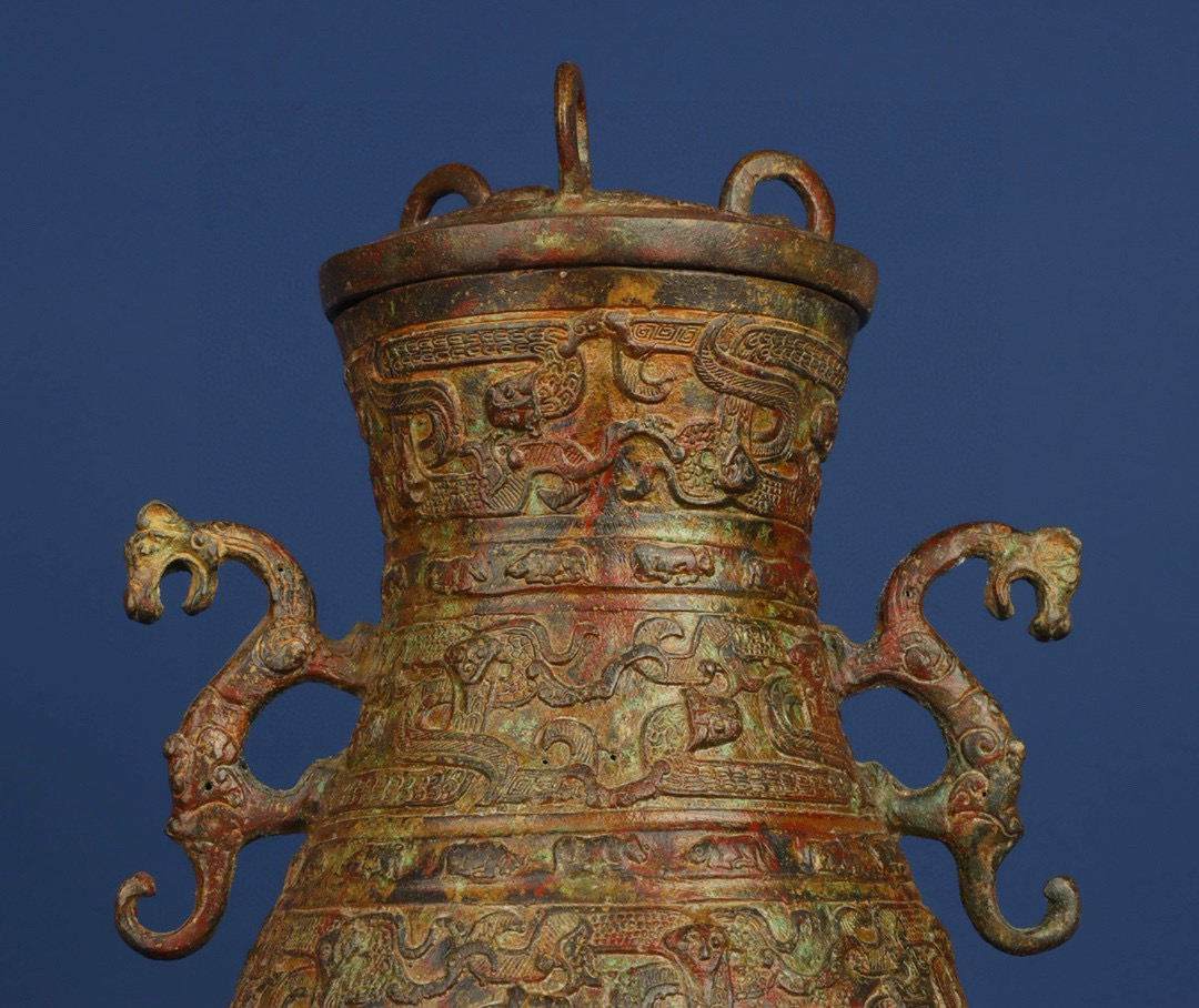 Han Dynasty Bronze snake pattern double dragon bottle