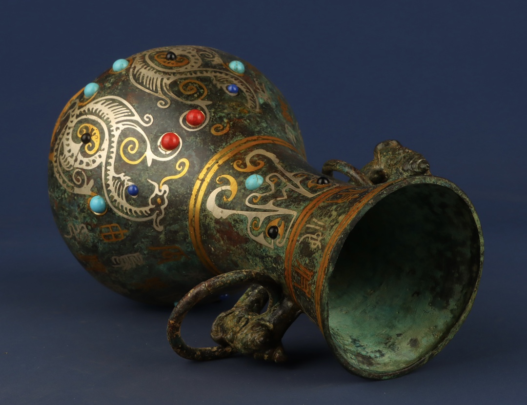 Han Dynasty Bronze gold and silver inlaid multi jewel double dragon ear vase