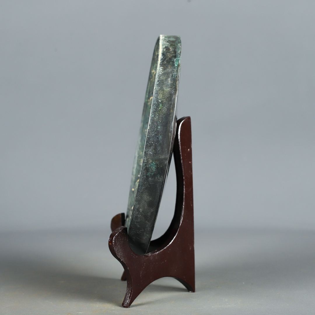 Tang Dynasty Bronze Sea Beast Grape Mirror