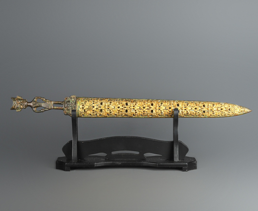 Han Dynasty Bronze three star stacked sword with gold inscriptions