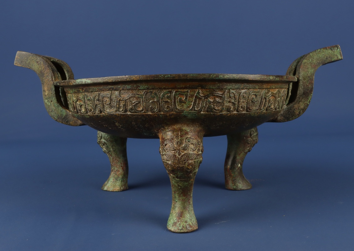 Han Dynasty Bronze inscribed three legged plate