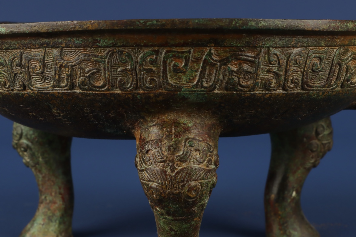 Han Dynasty Bronze inscribed three legged plate