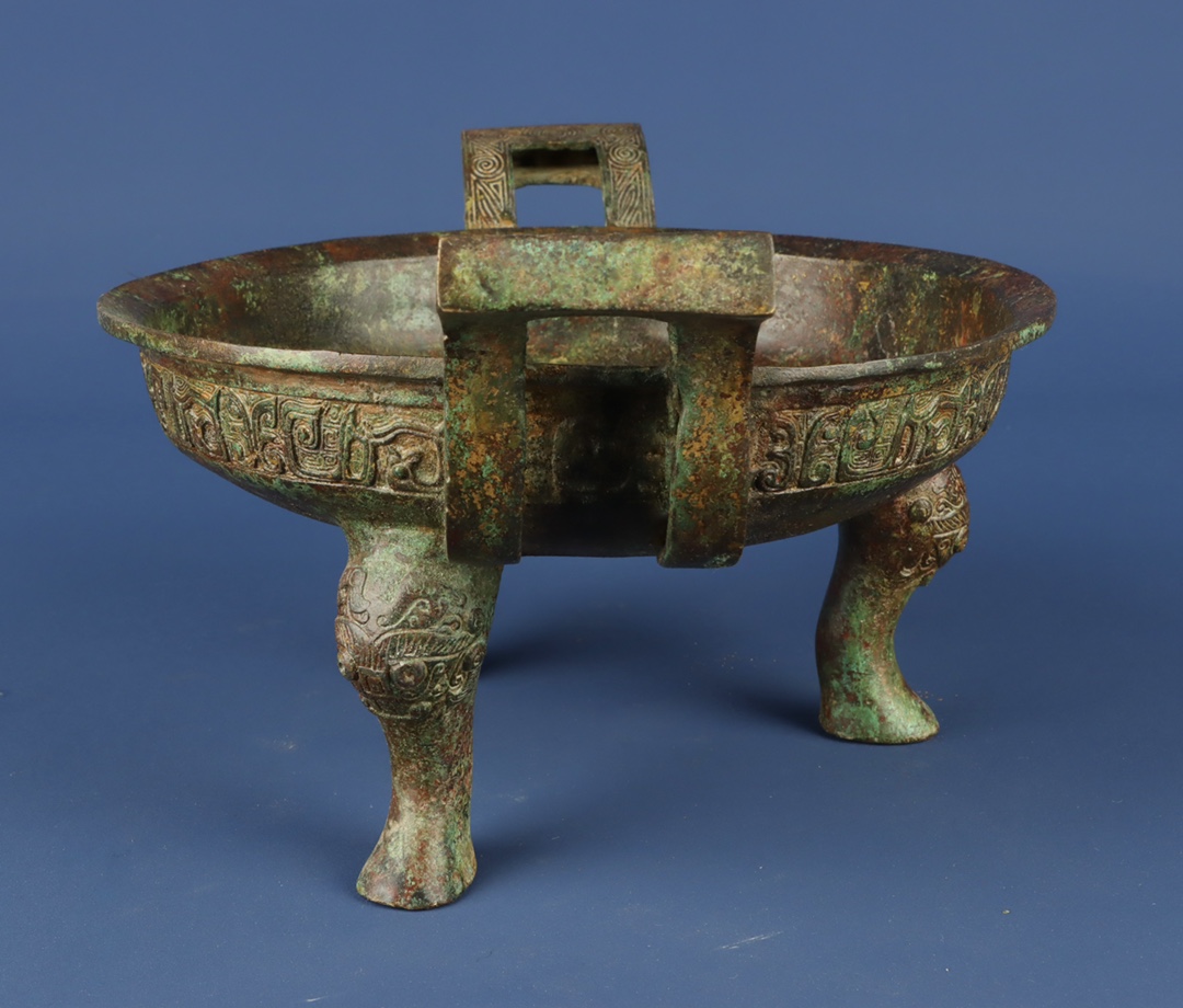 Han Dynasty Bronze inscribed three legged plate