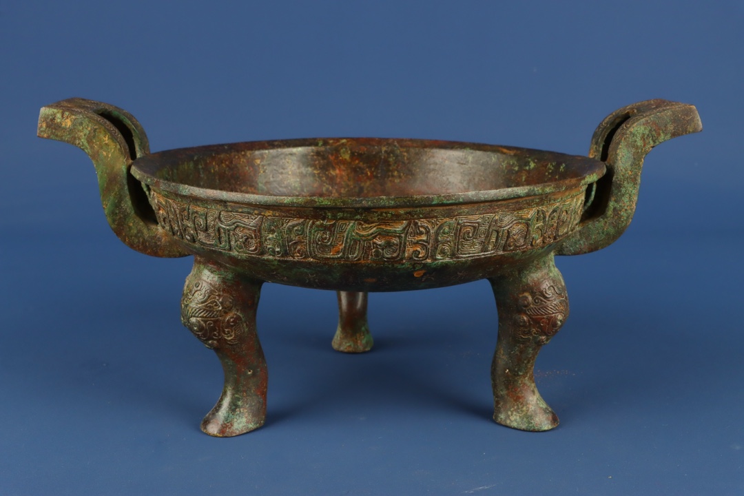 Han Dynasty Bronze inscribed three legged plate