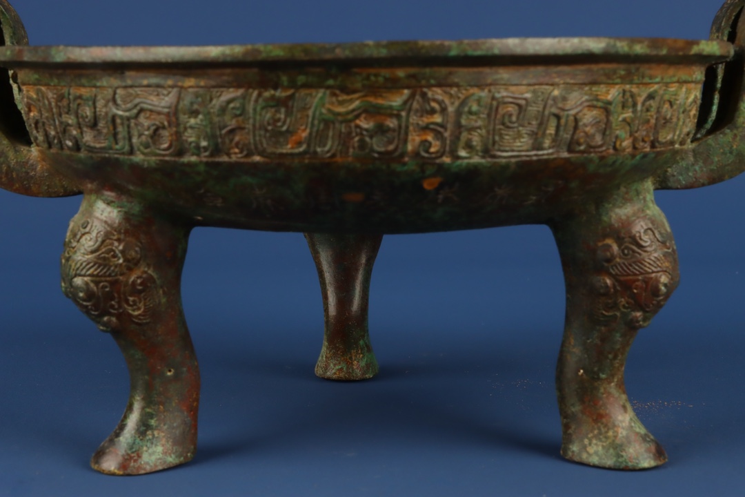Han Dynasty Bronze inscribed three legged plate