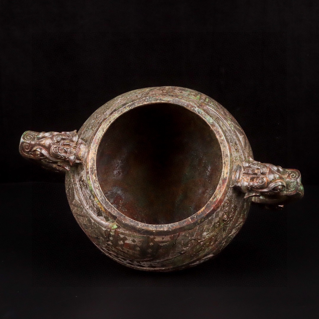 Zhou Dynasty Bronze Double Dragon Beast Face Gui