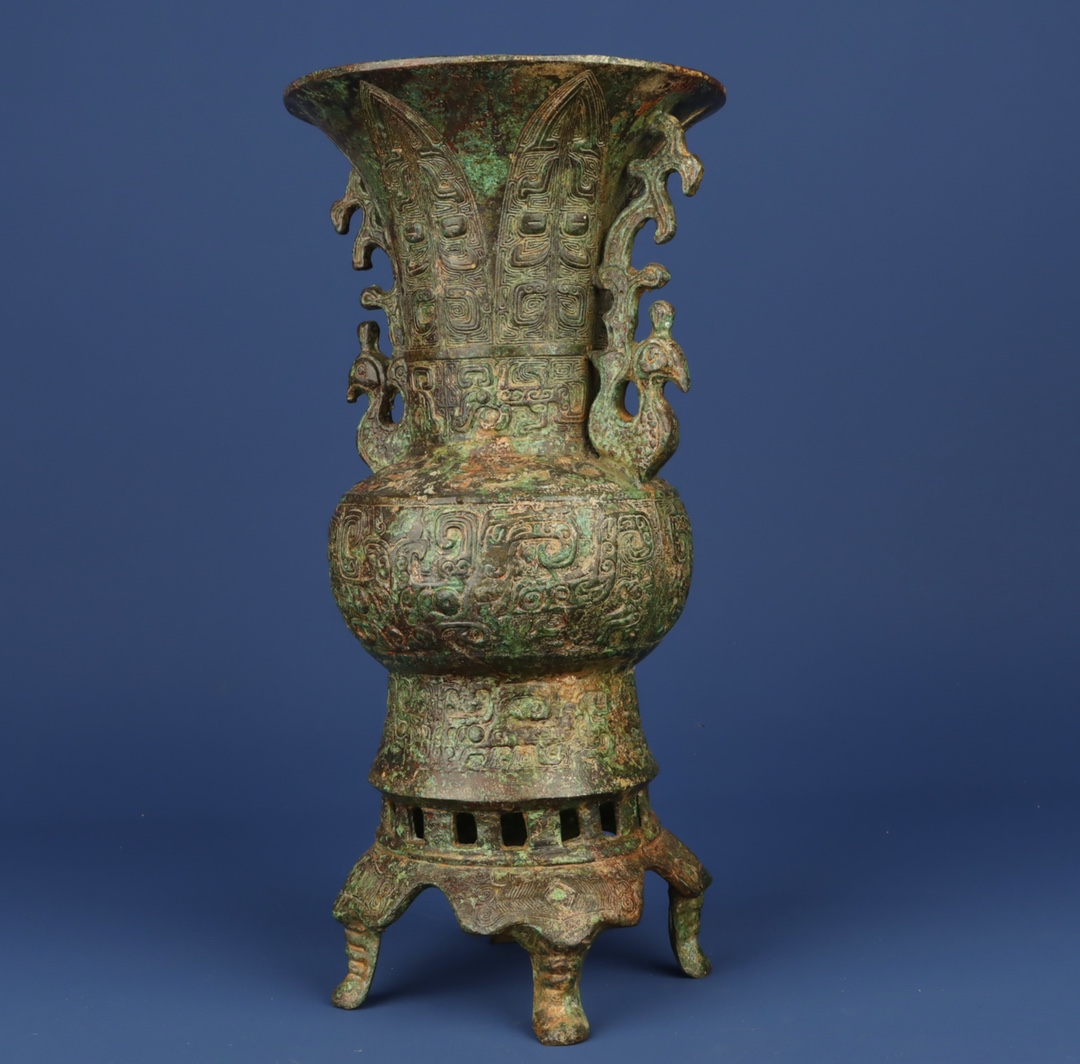 Zhou Dynasty Bronze four legged double phoenix round statue