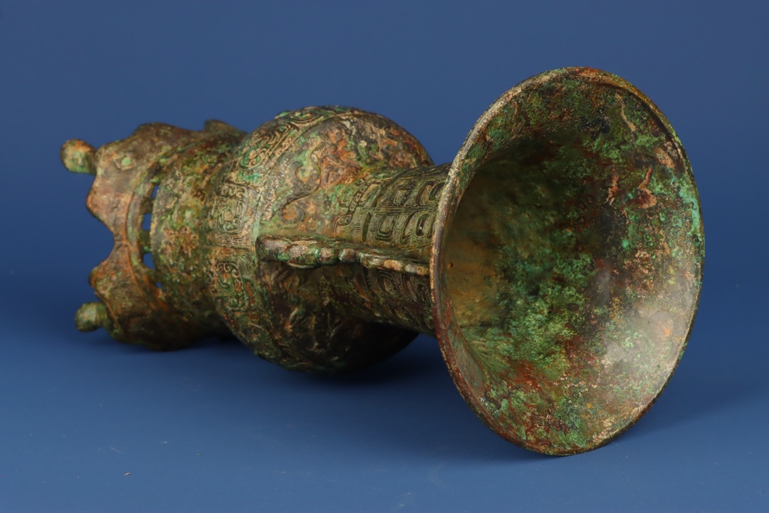 Zhou Dynasty Bronze four legged double phoenix round statue