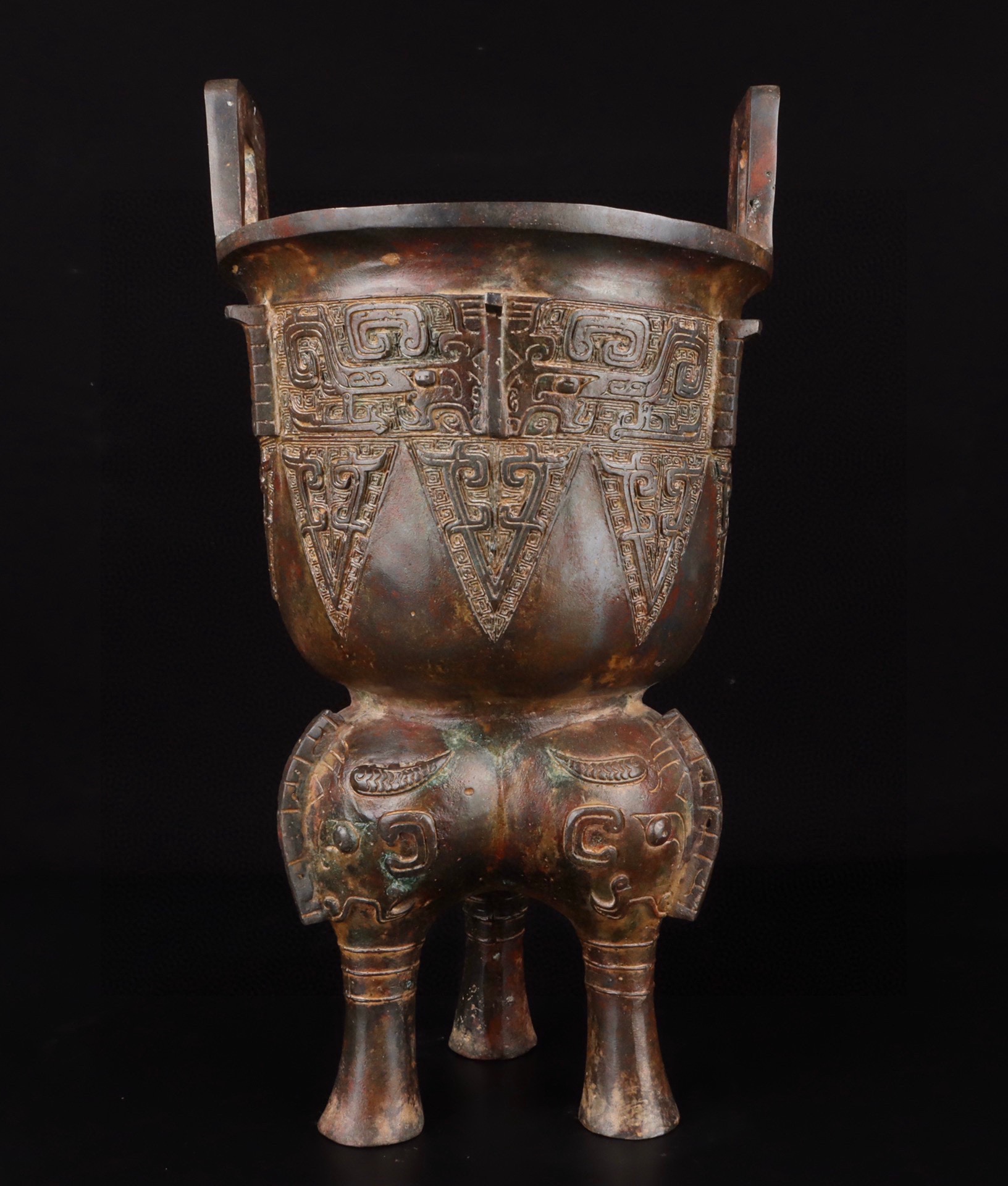 Zhou Dynasty Bronze Am yan