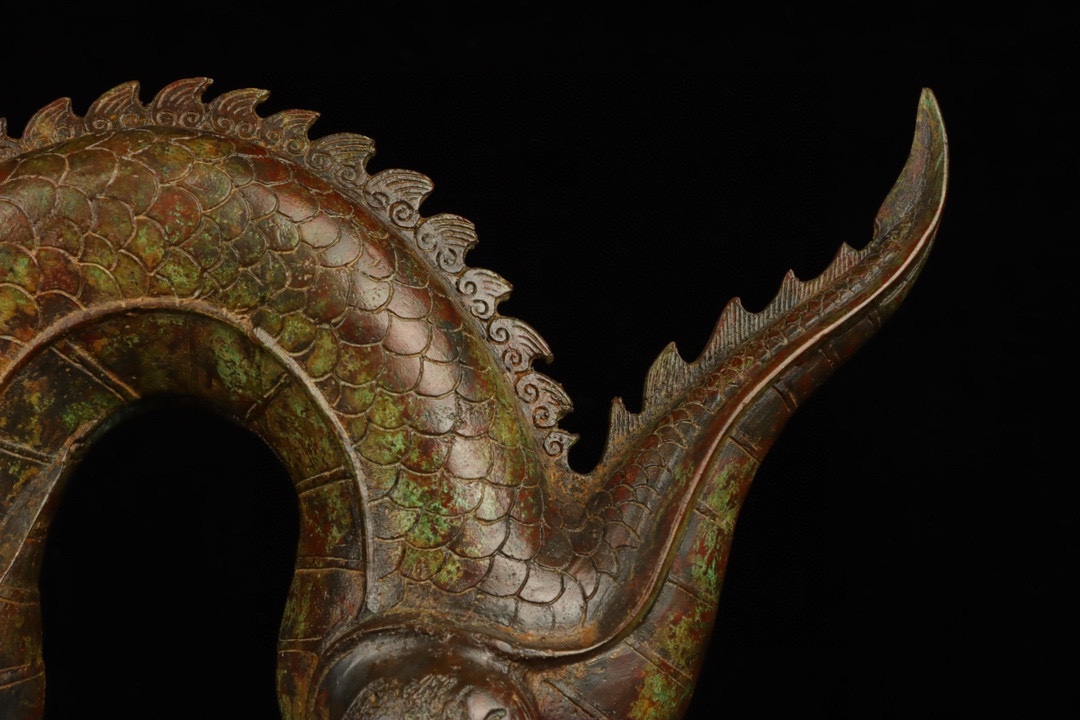 Han Dynasty Bronze Curved Dragon