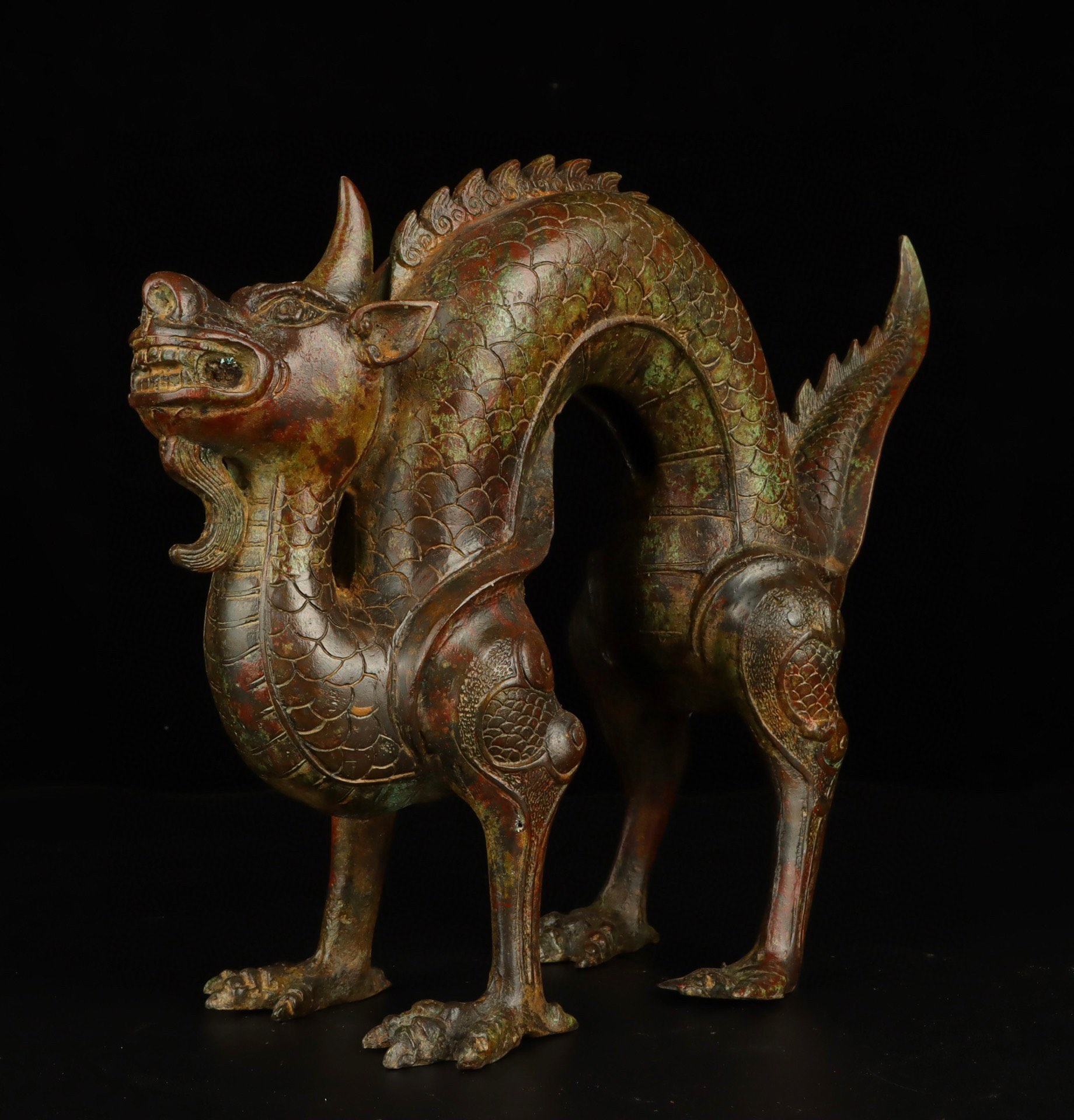 Han Dynasty Bronze Curved Dragon