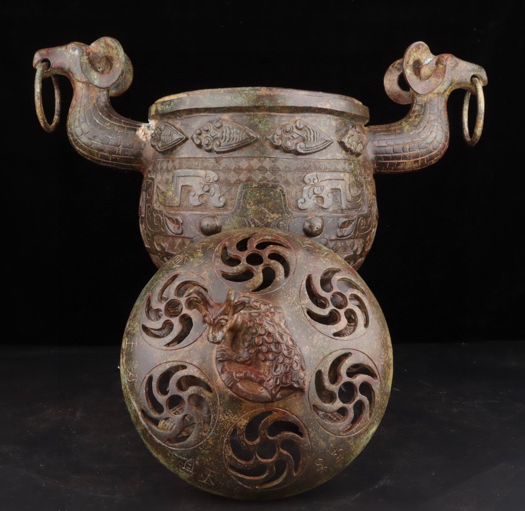 Han Dynasty Bronze Double Sheep Foot Furnace