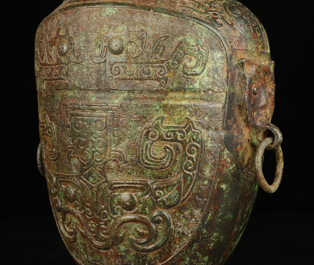 Zhou Dynasty Bronze animal mask bottle