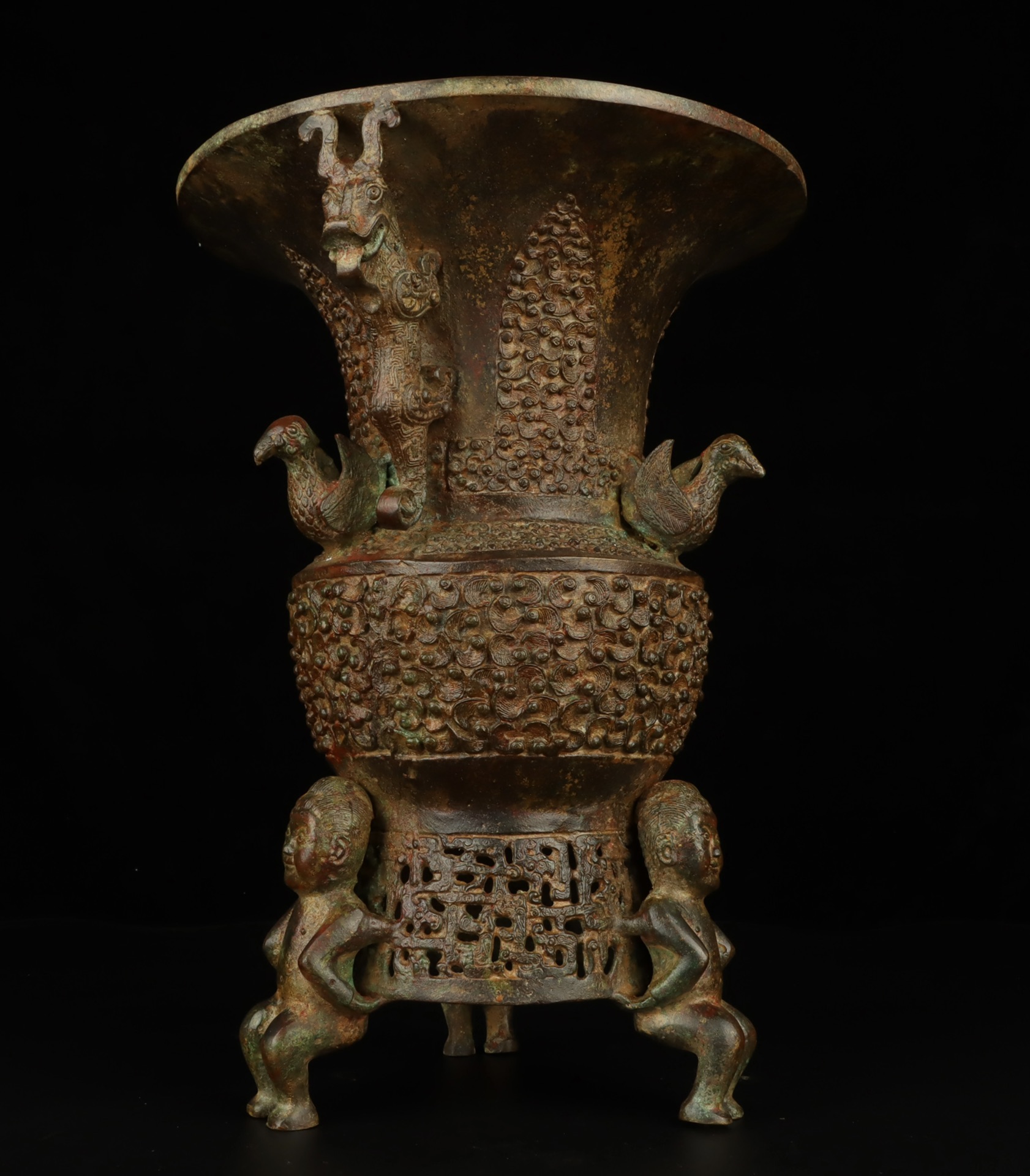 Zhou Dynasty Bronze Double Dragon Circle Zun