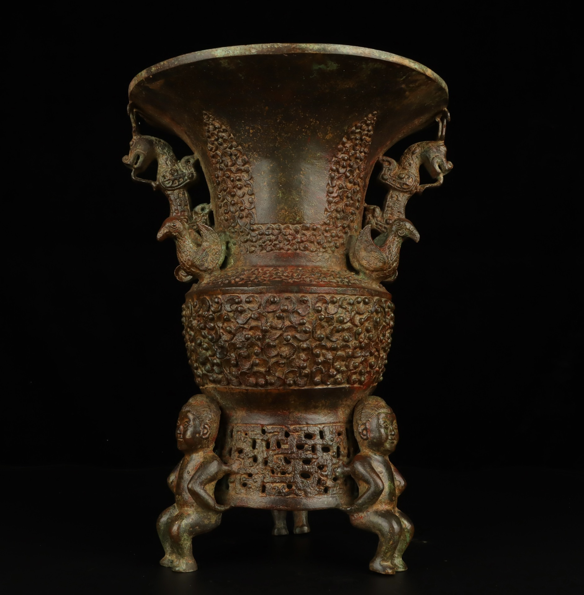 Zhou Dynasty Bronze Double Dragon Circle Zun
