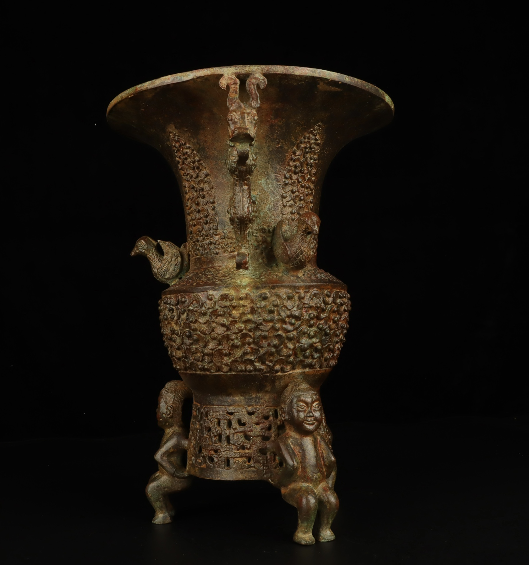 Zhou Dynasty Bronze Double Dragon Circle Zun
