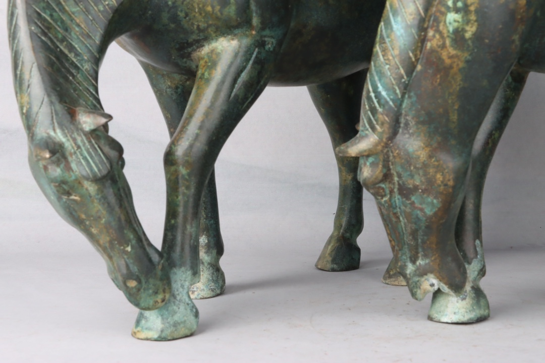 Han Dynasty A pair of bronze drinking horses
