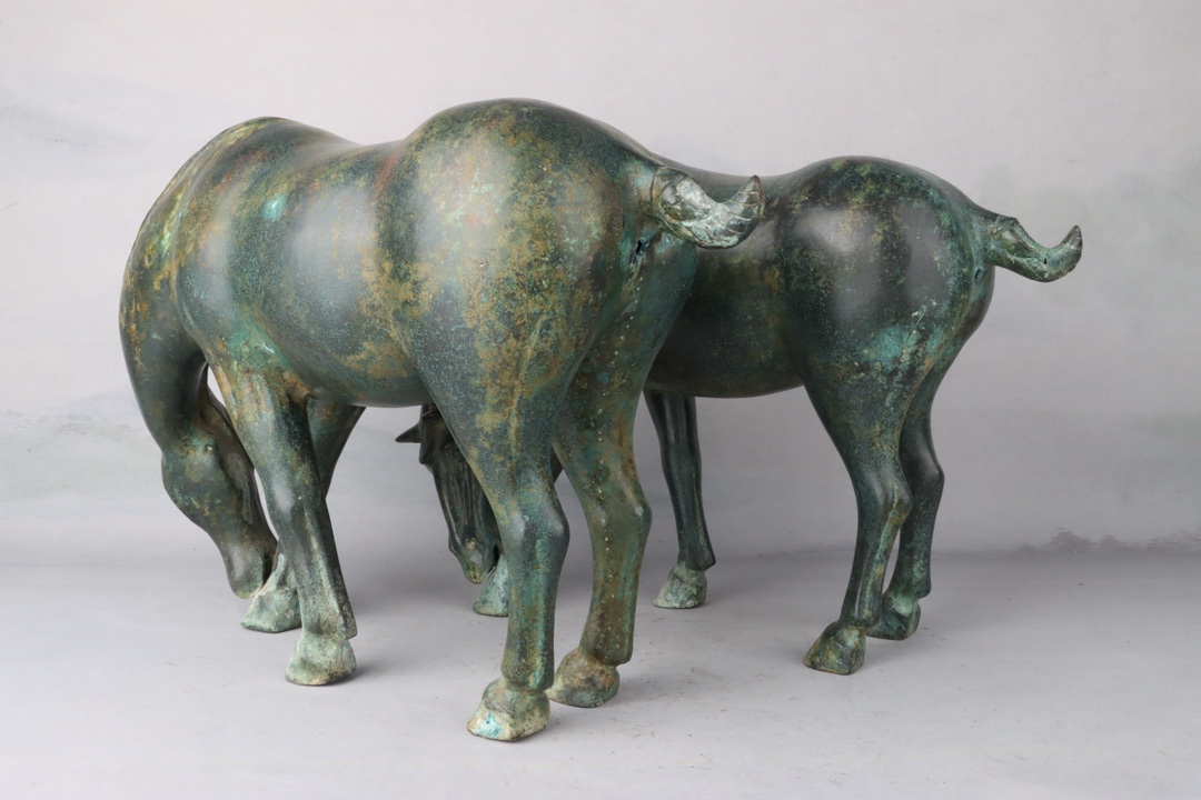 Han Dynasty A pair of bronze drinking horses
