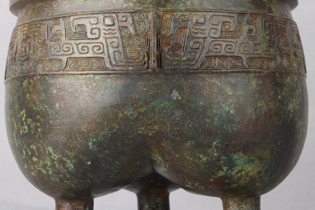 Han Dynasty Bronze Round Tripod