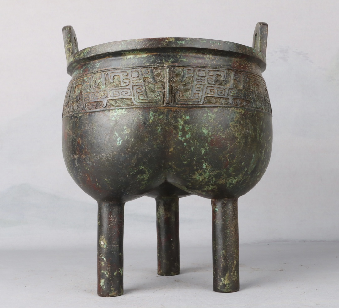 Han Dynasty Bronze Round Tripod