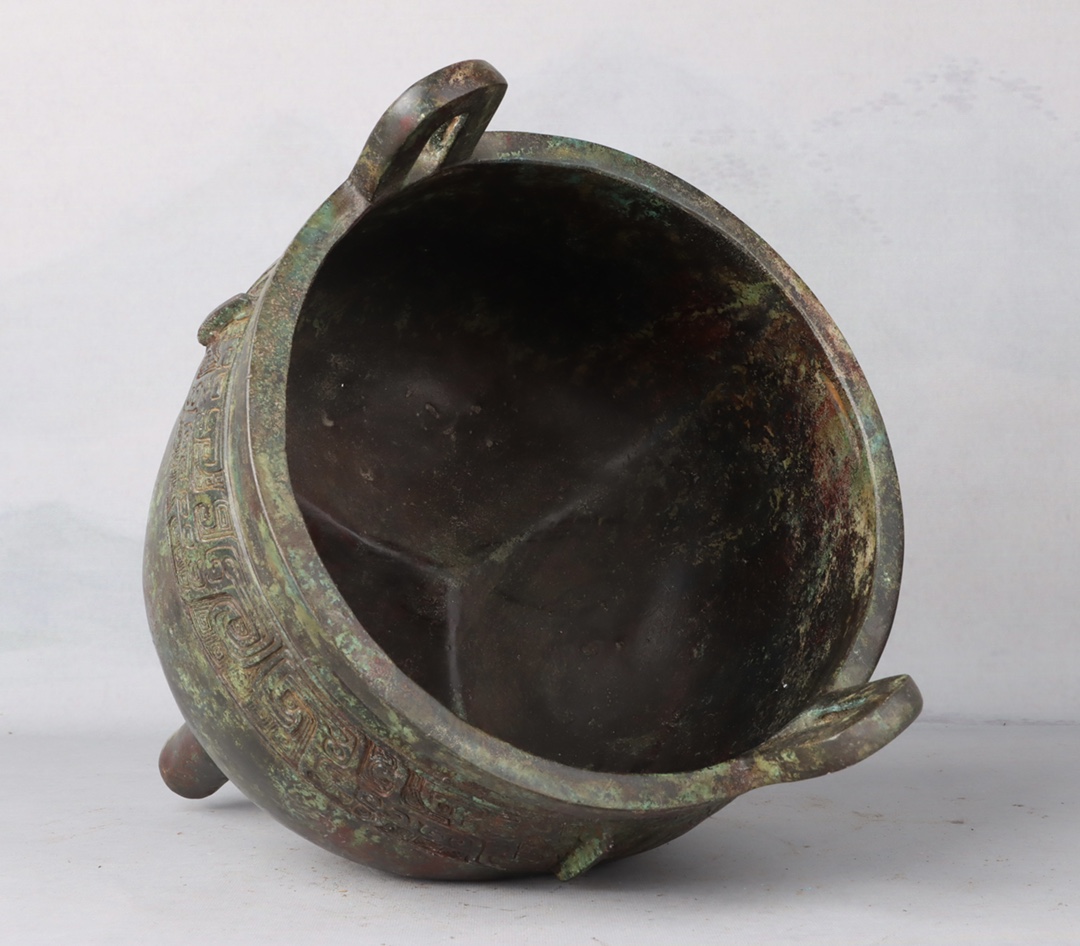 Han Dynasty Bronze Round Tripod