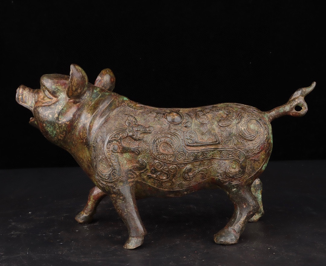 Zhou Dynasty Bronze Pig Statue