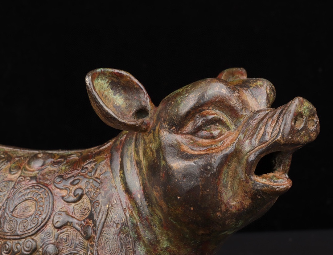 Zhou Dynasty Bronze Pig Statue