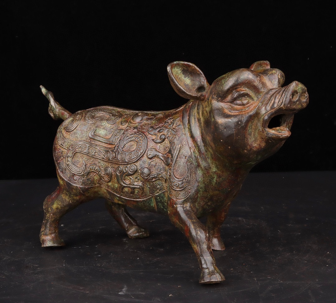 Zhou Dynasty Bronze Pig Statue