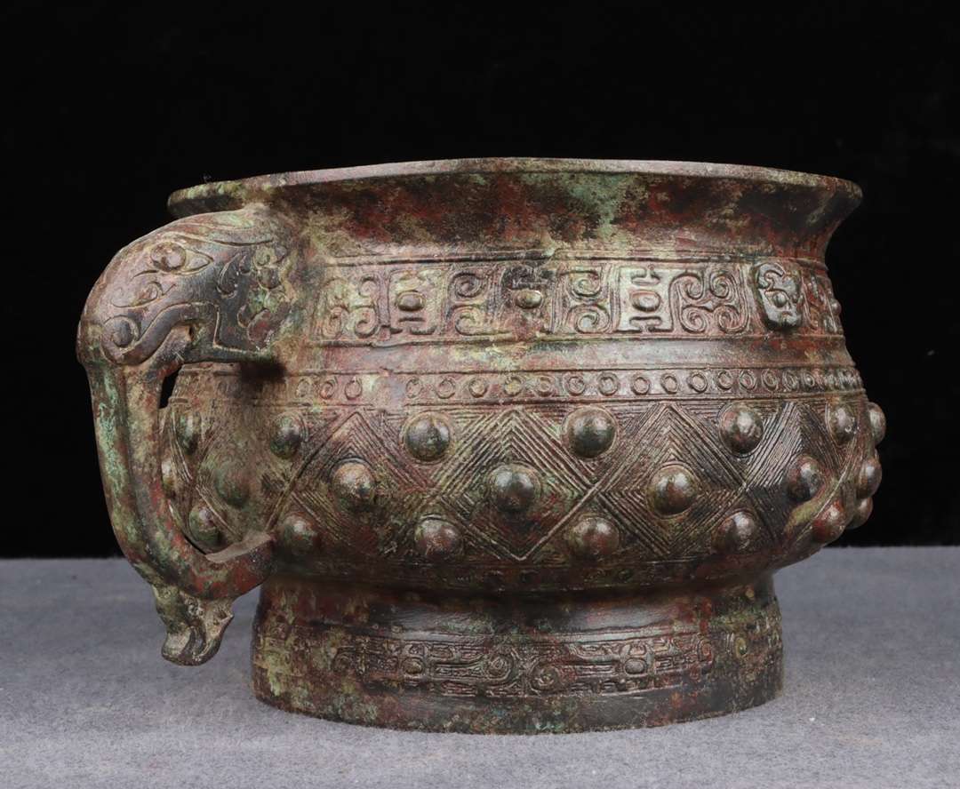 Zhou Dynasty Bronze Nipple Gui Basin