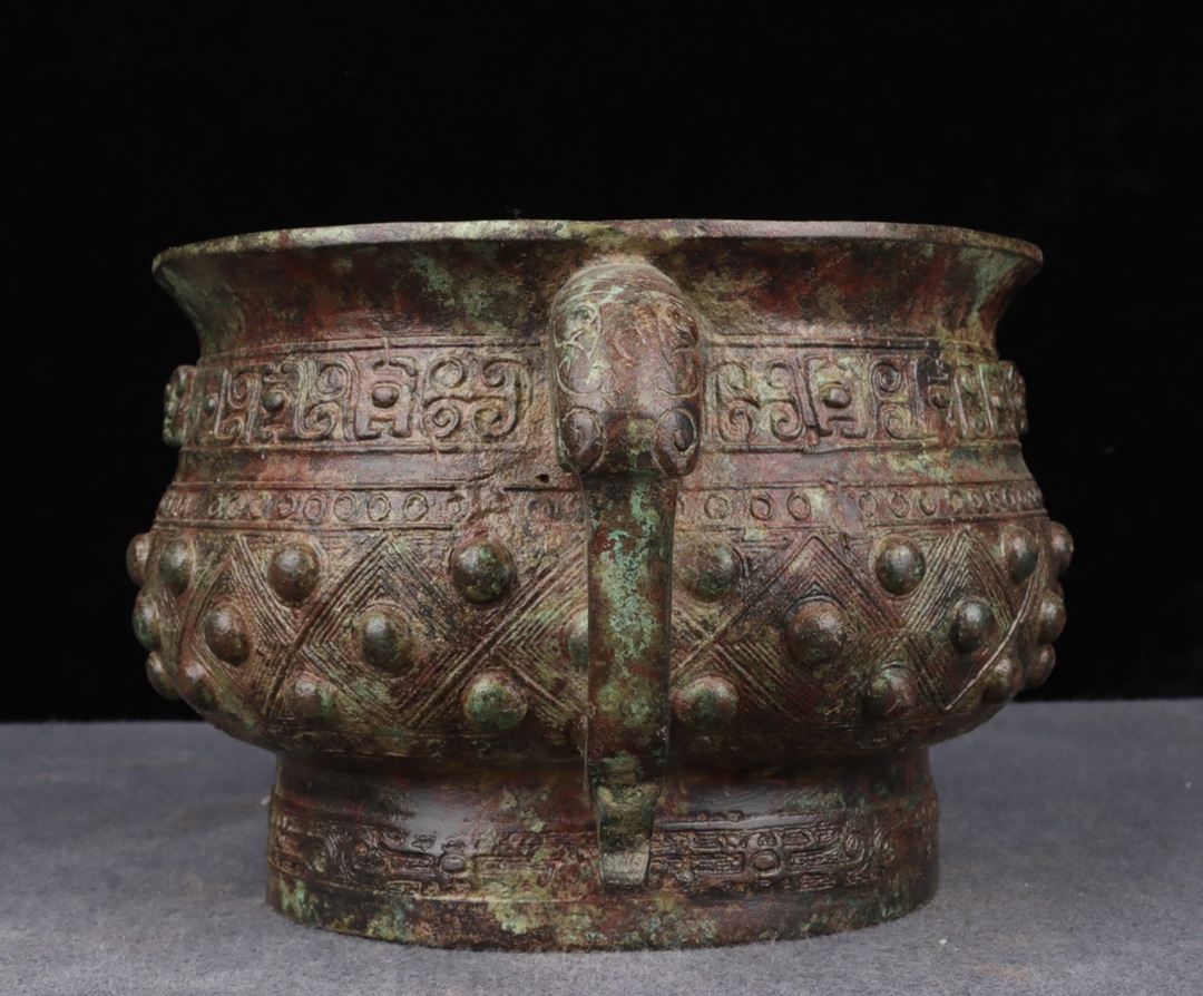 Zhou Dynasty Bronze Nipple Gui Basin
