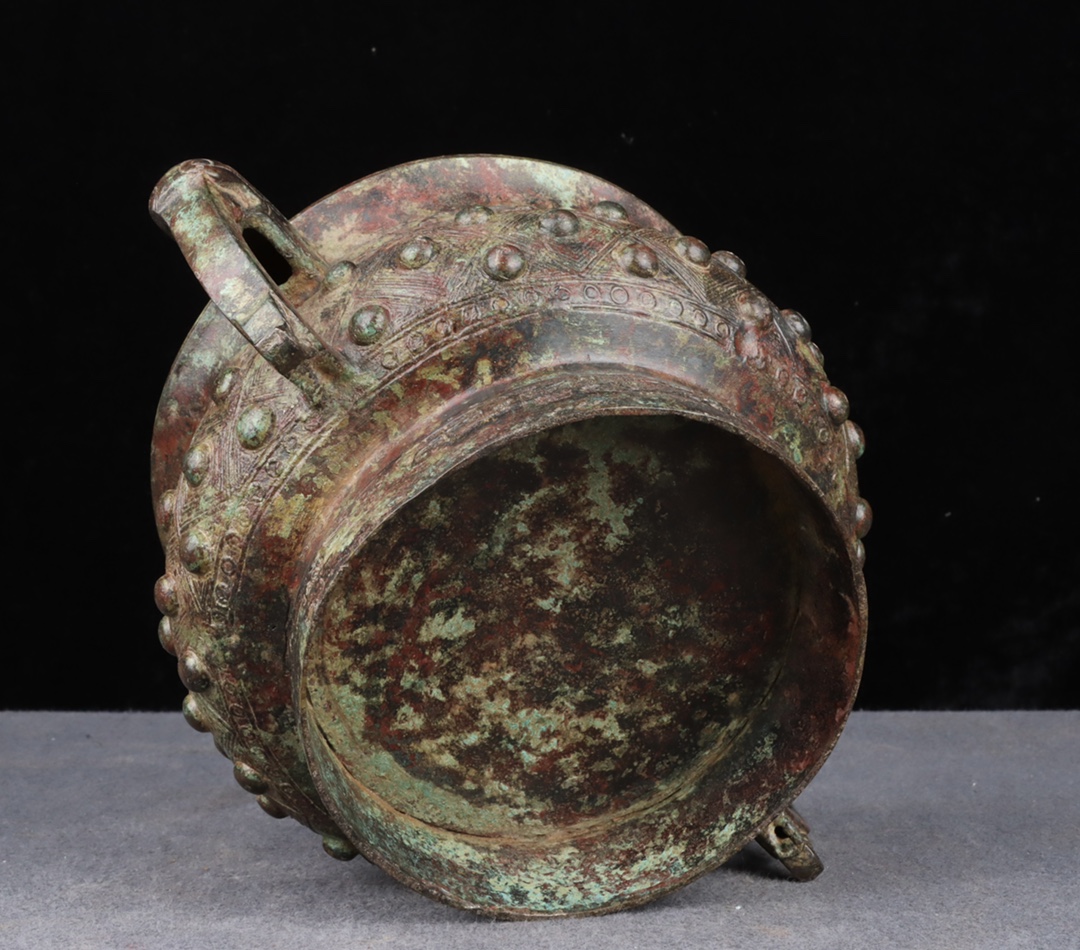 Zhou Dynasty Bronze Nipple Gui Basin