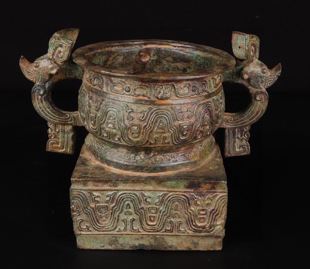 Zhou Dynasty Bronze inscribed square seat Gui
