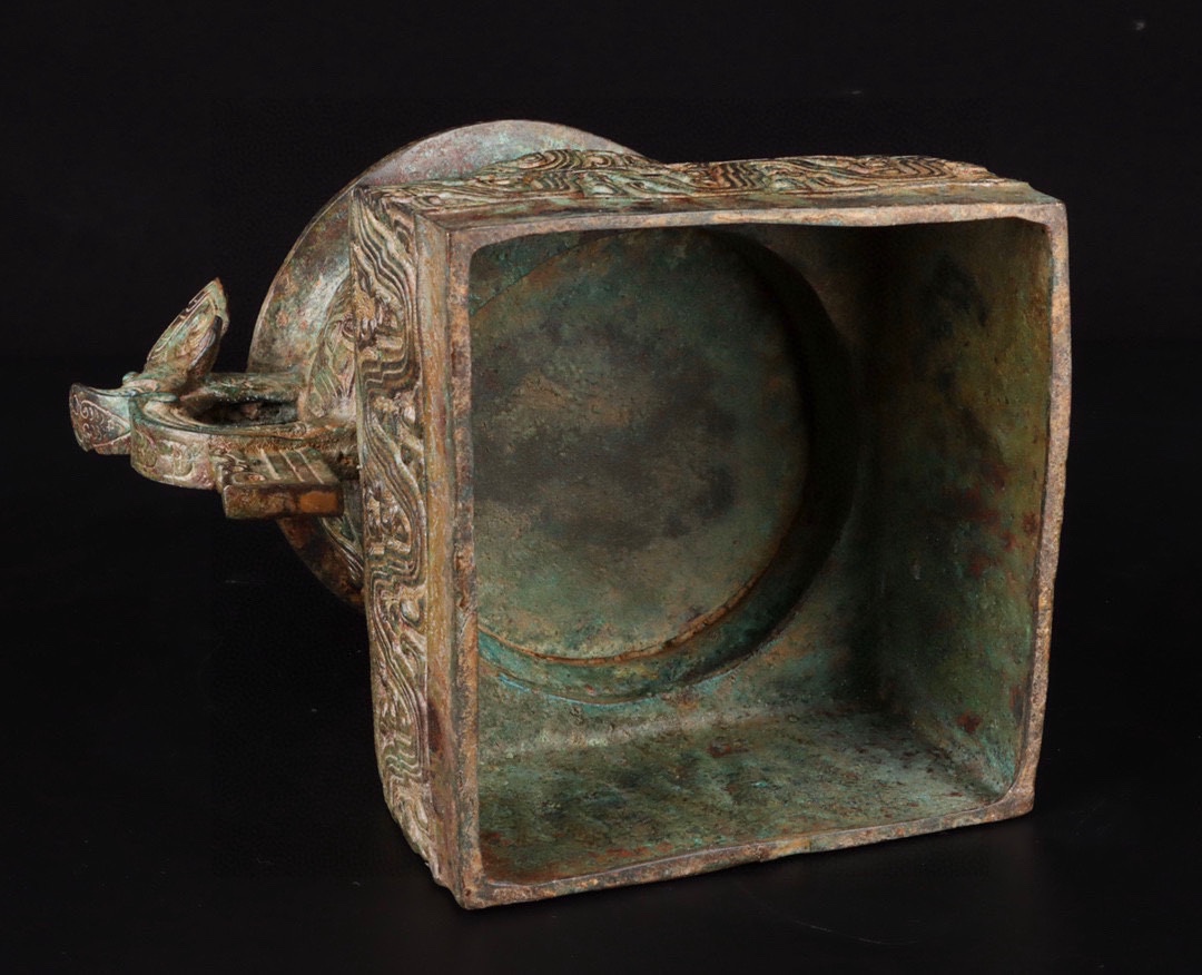 Zhou Dynasty Bronze inscribed square seat Gui