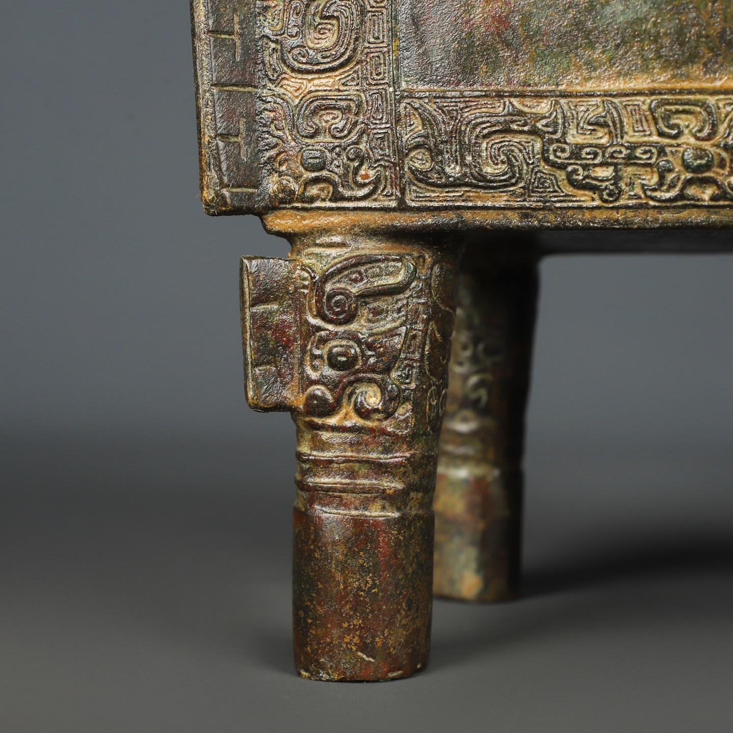 Zhou Dynasty Bronze Simu Wu Fang Ding
