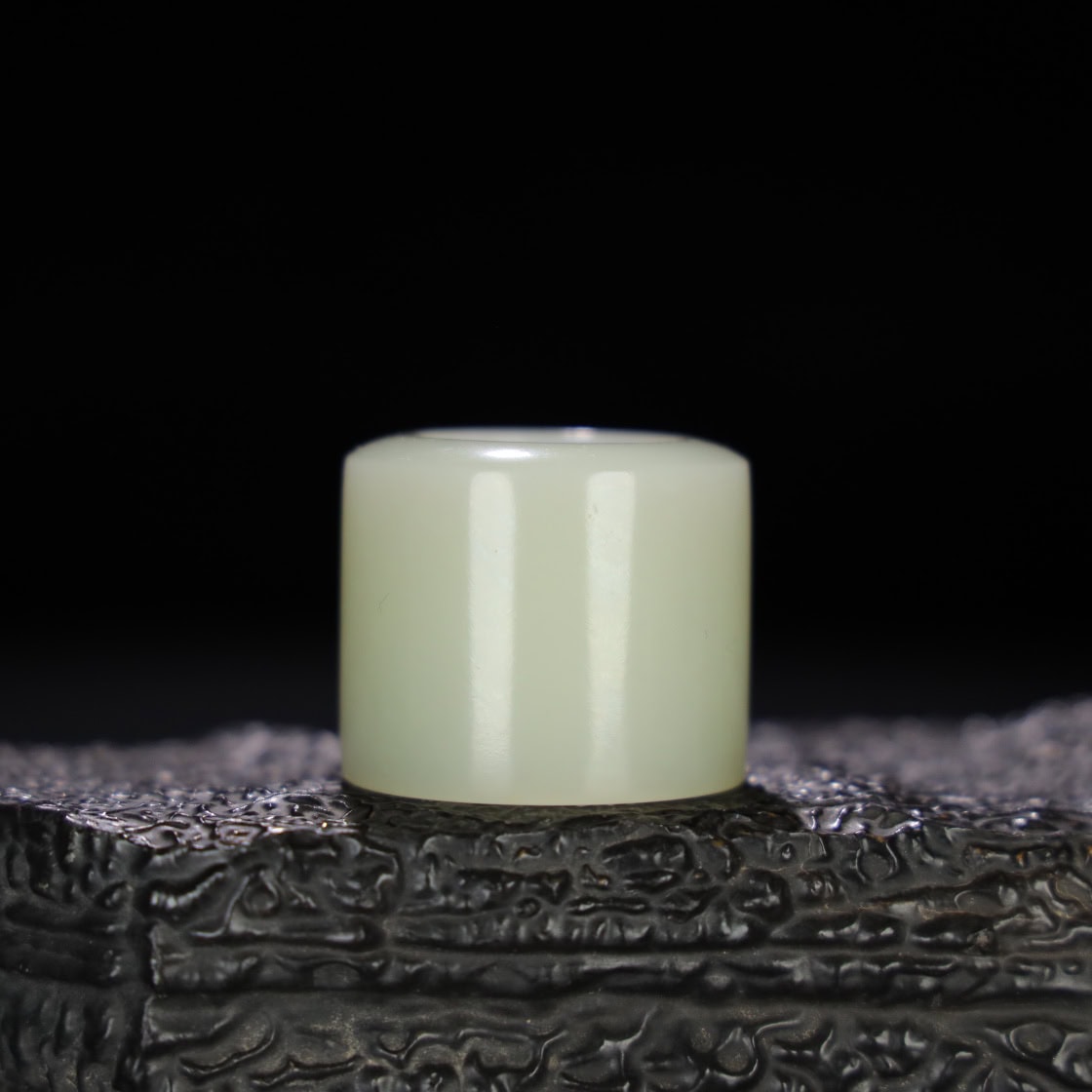 Chinese Natural Jade Carved ring finger