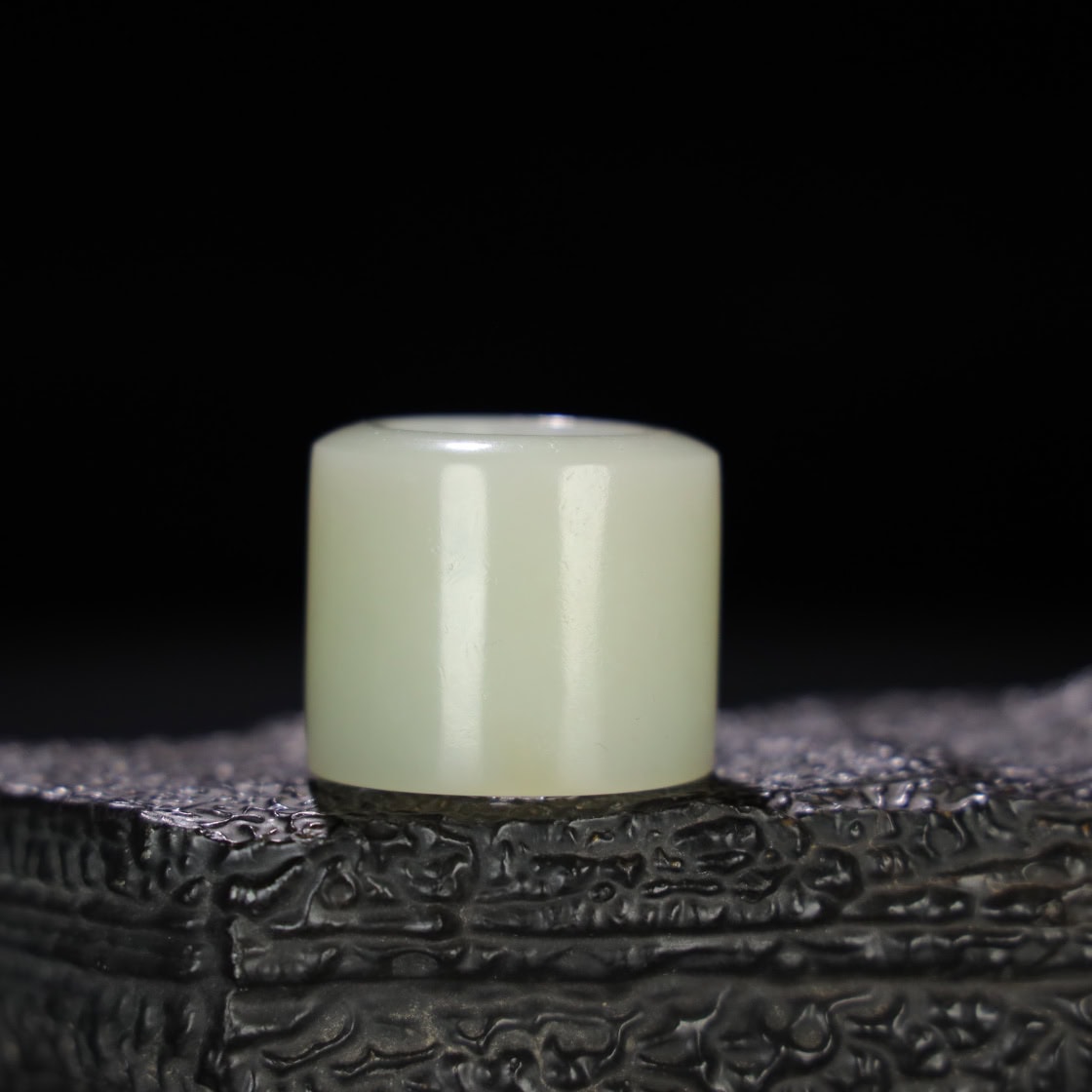 Chinese Natural Jade Carved ring finger
