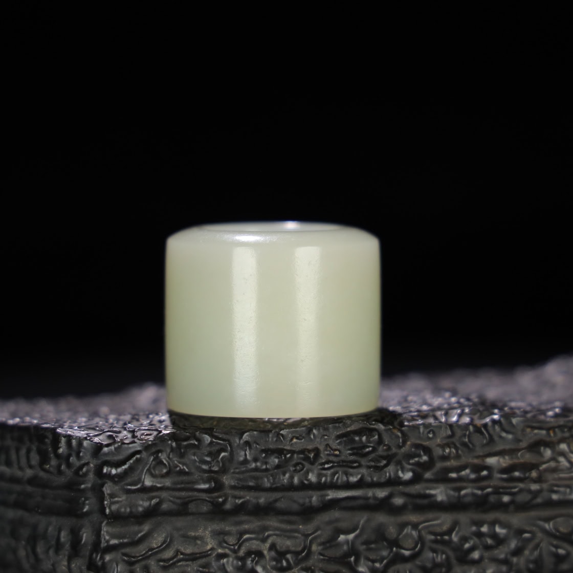 Chinese Natural Jade Carved ring finger