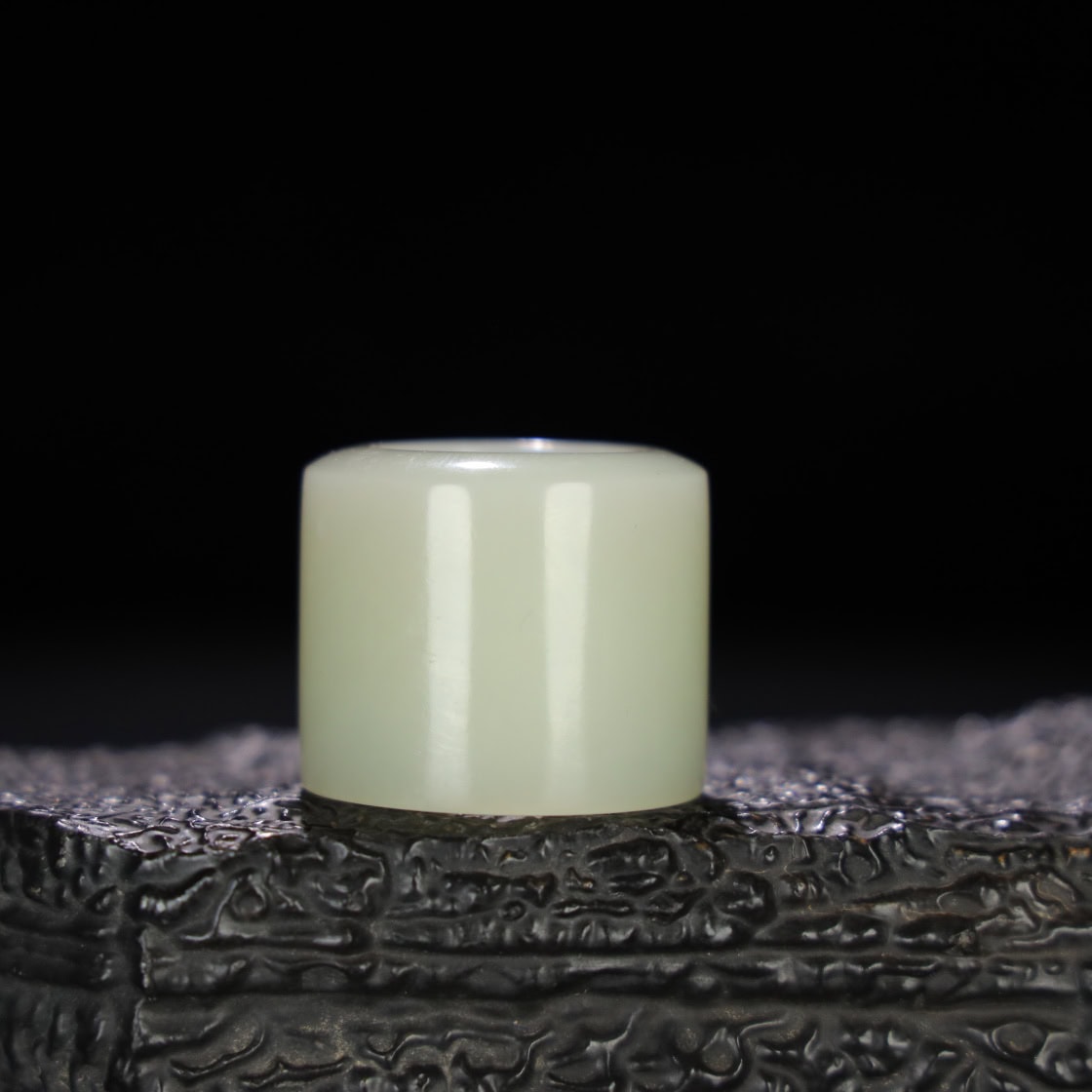 Chinese Natural Jade Carved ring finger
