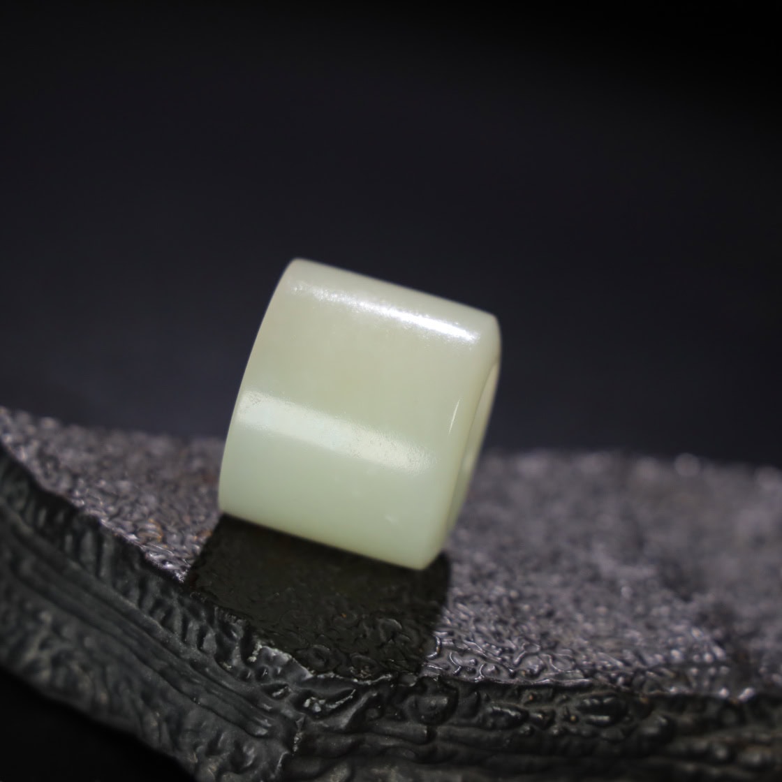 Chinese Natural Jade Carved ring finger