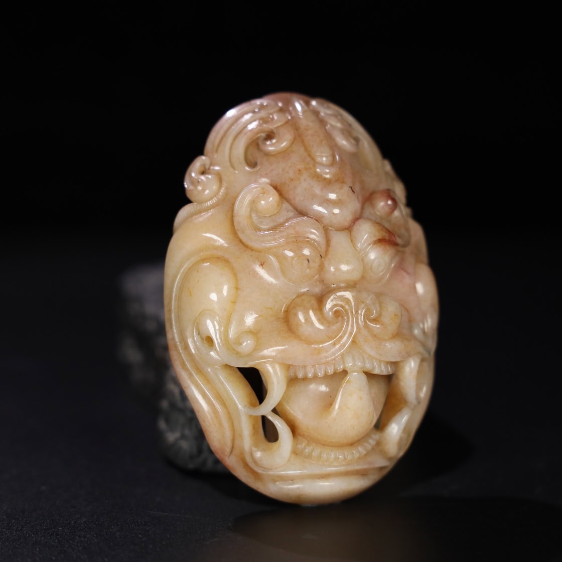 Chinese Natural Jade Carved animal-faced belt buckle