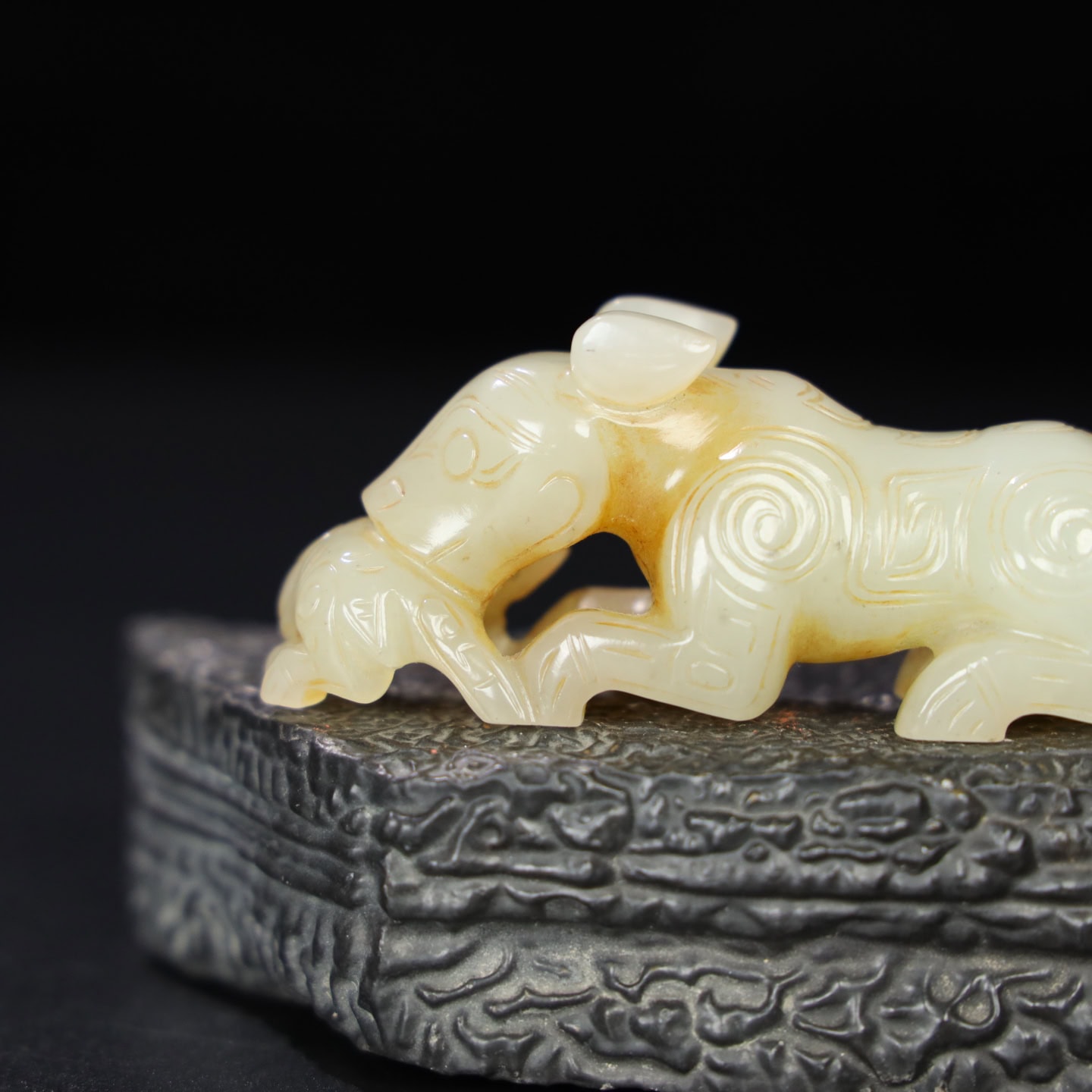 Chinese Natural Jade Carved tiger-eating beast