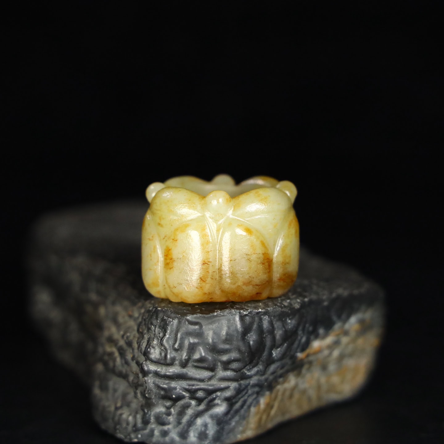 Chinese Natural Jade Carved Ring Finger