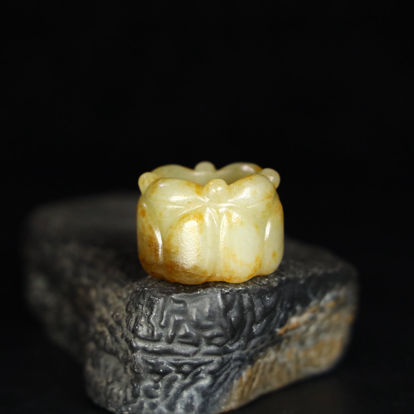 Chinese Natural Jade Carved Ring Finger