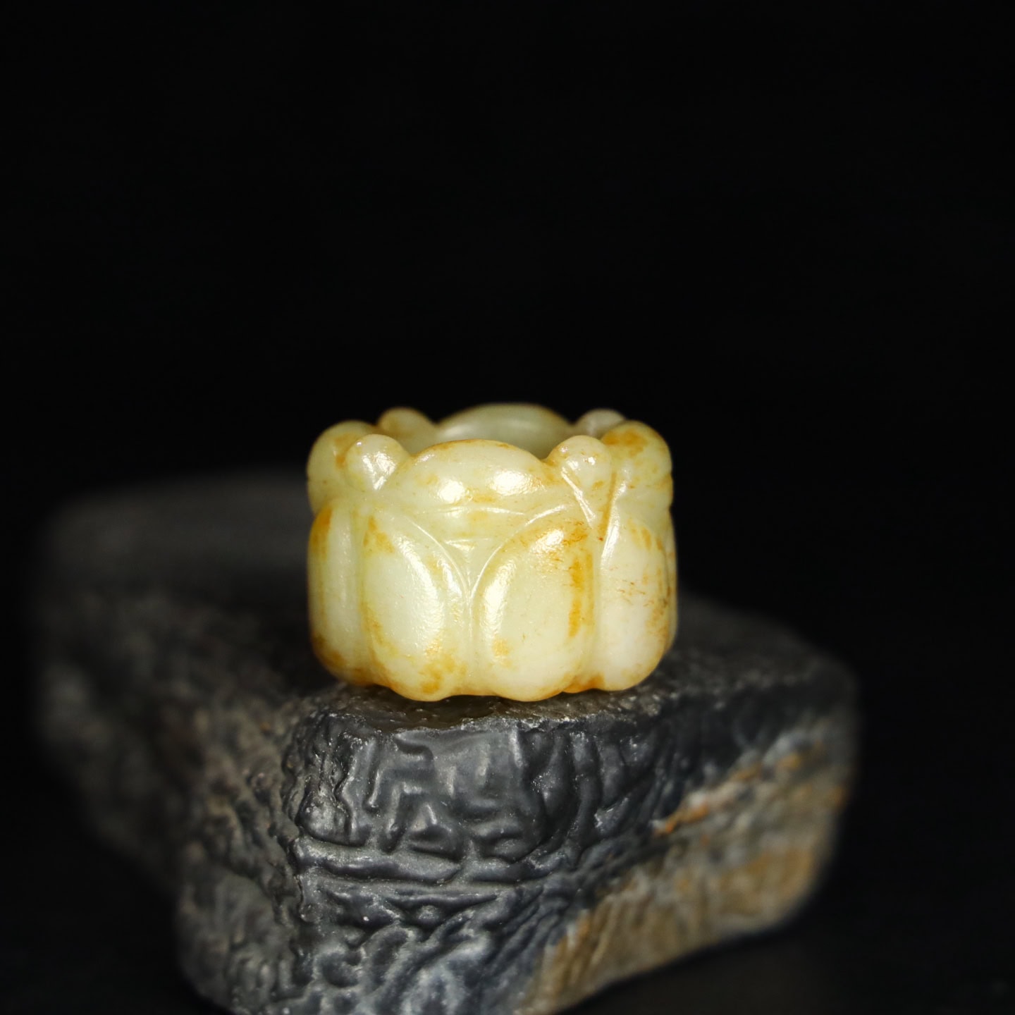 Chinese Natural Jade Carved Ring Finger