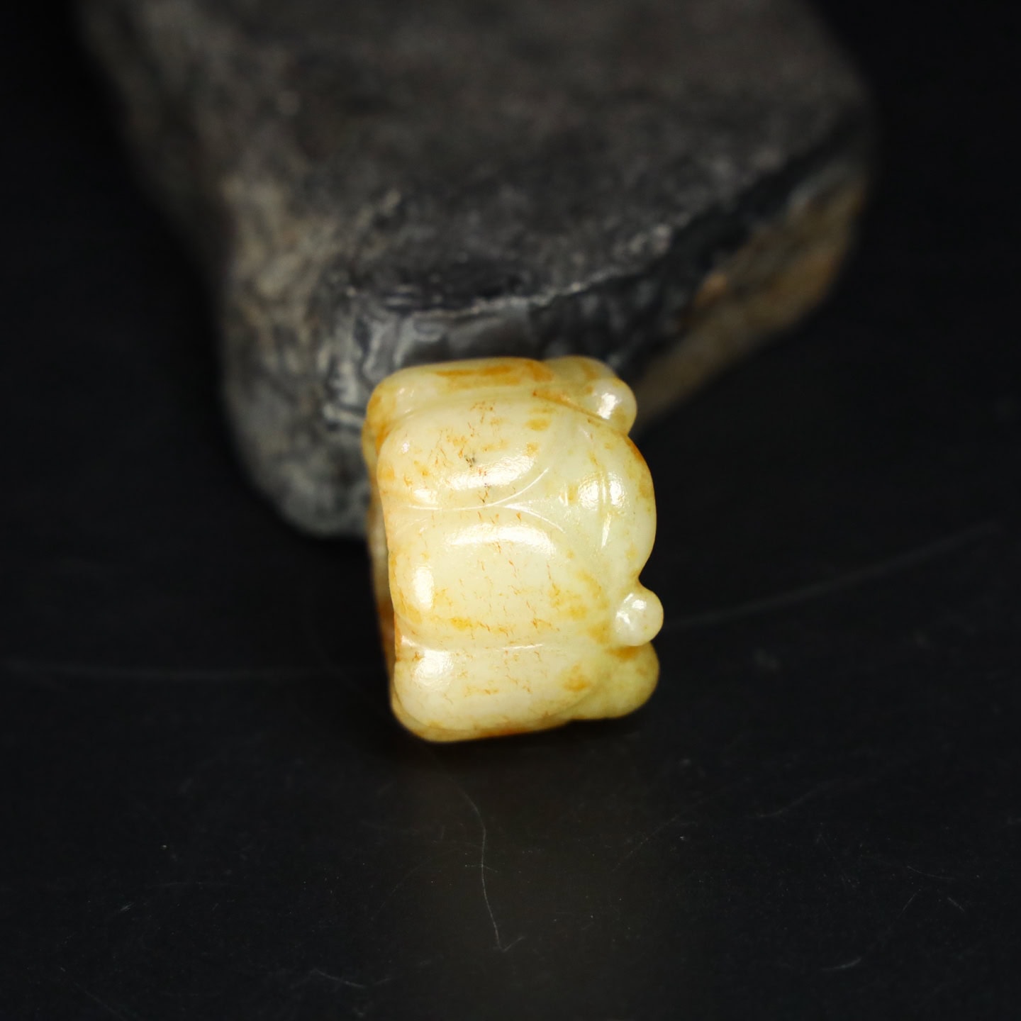 Chinese Natural Jade Carved Ring Finger
